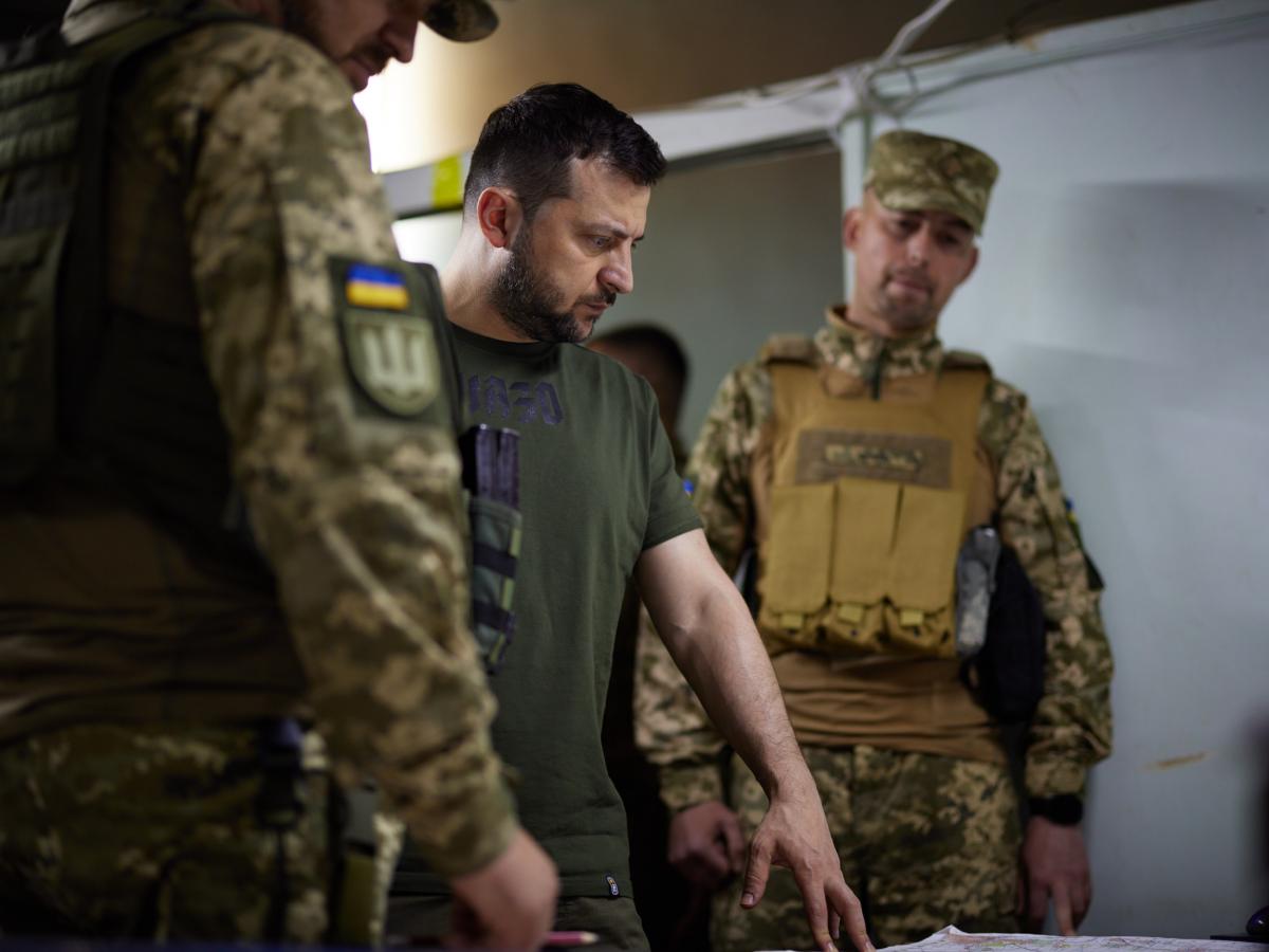 US Pressures Ukraine to Withdraw from Donbas Amid Stalled Talks