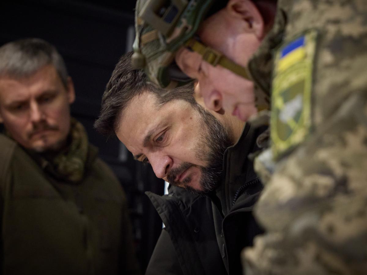 Ukraine Refuses Donbas Withdrawal as U.S. Pushes for Deal with Russia