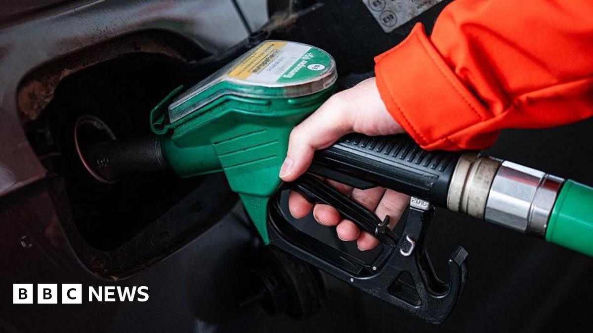 US eases Russia oil sanctions as Iran war pushes up energy prices