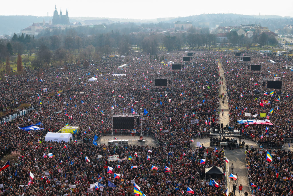 Tens of thousands of people in Prague protest against new government of Czech prime minister Babiš