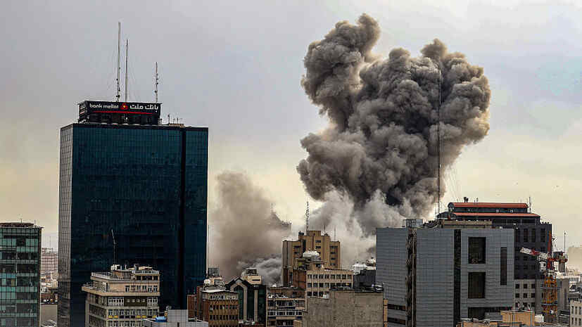 dozens of US officials are against the war in Iran, but they are silent