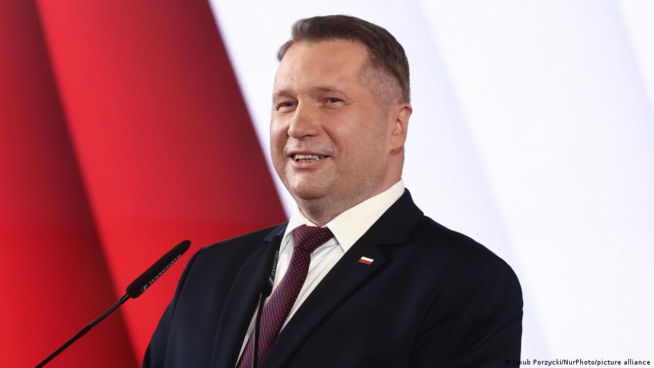 Polish opposition’s PM candidate looks to attract far right