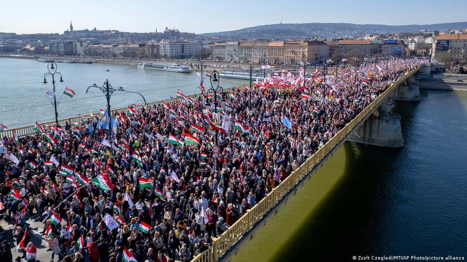 Hungary’s rival parties hold parallel rallies ahead of vote