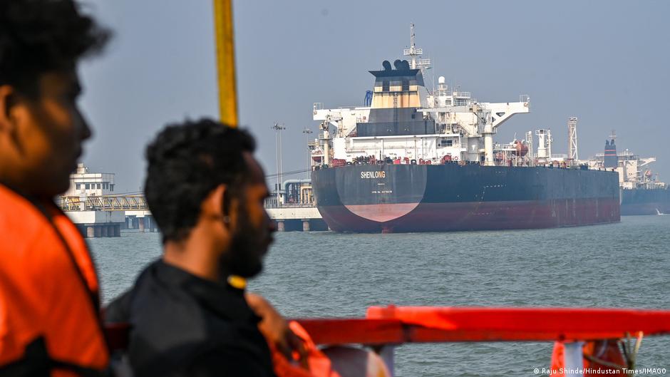 Trump dials up the pressure to secure Hormuz