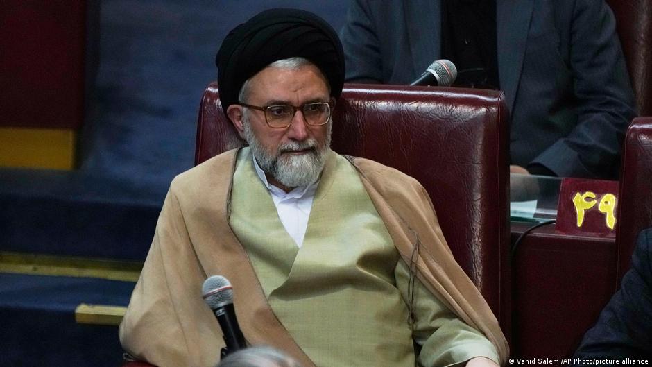 Iran war: Iranian intelligence minister killed by airstrike – DW.com