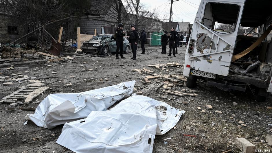 Ukraine, Russia trade strikes as US-backed talks resume