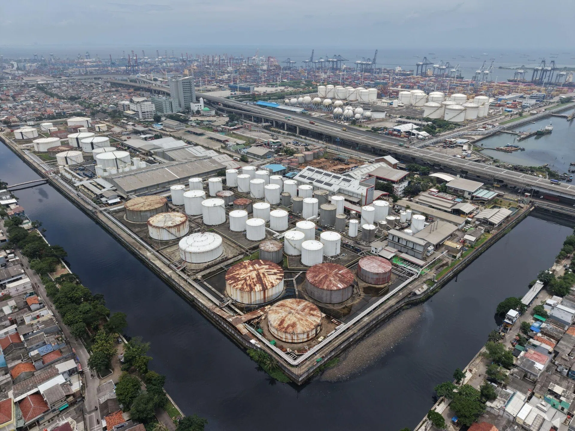 Indonesia eyes oil purchases from Russia