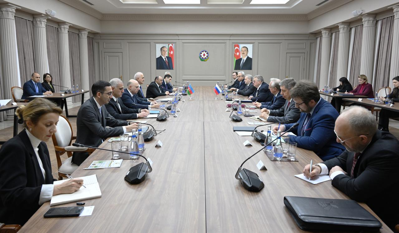 Azerbaijan, Russia discuss dev’t of North-South International Transport Corridor (PHOTO)