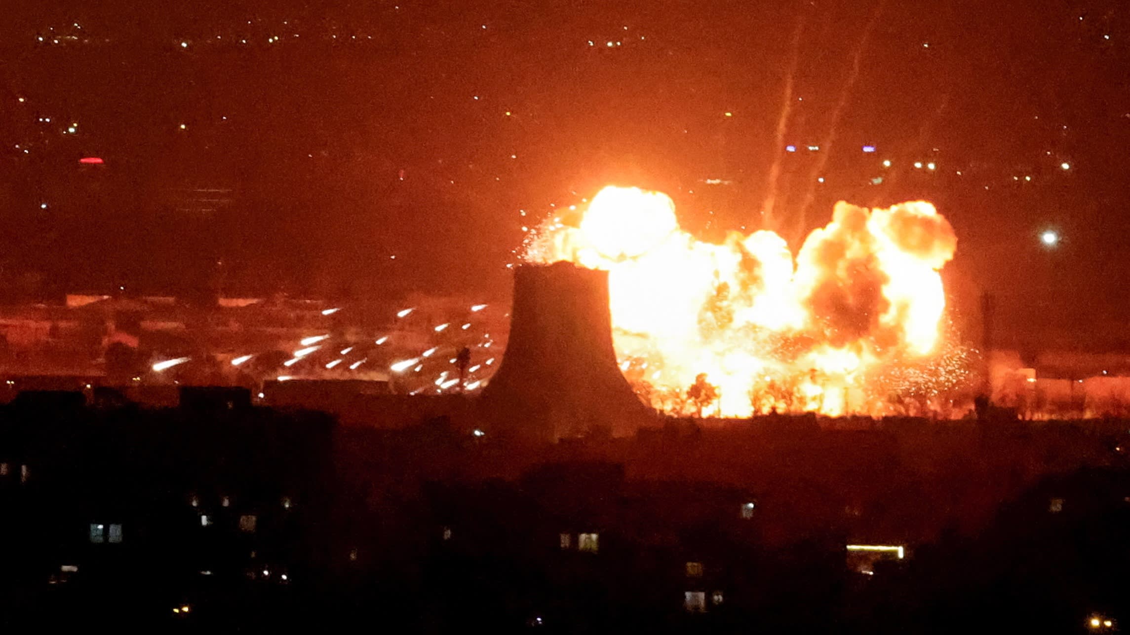 Middle East war live: Trump hits out at Starmer over UK reluctance to support Iran attacks – Financial Times