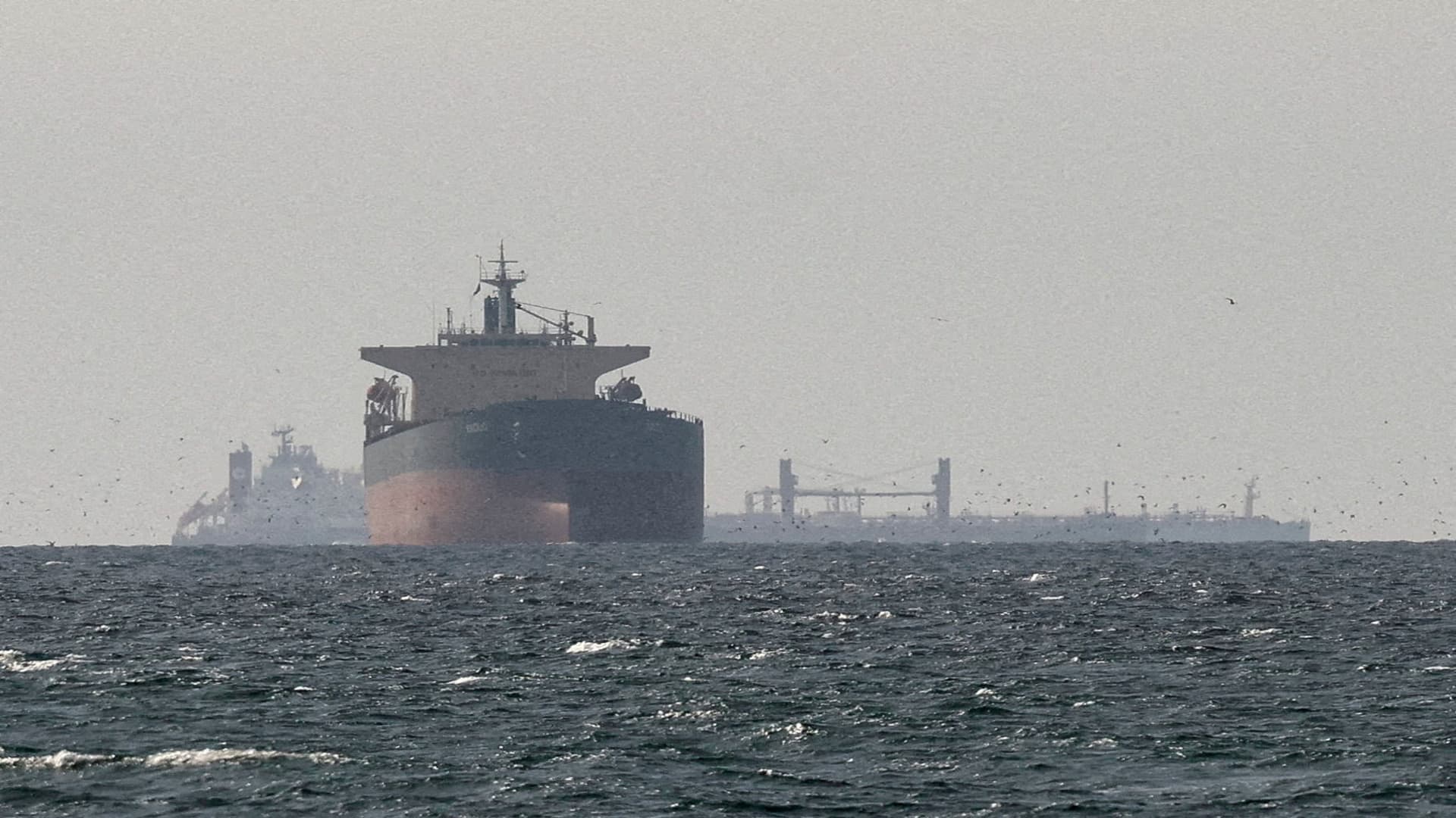 Oil surges after Iran and U.S. attack ships as tensions escalate over Hormuz