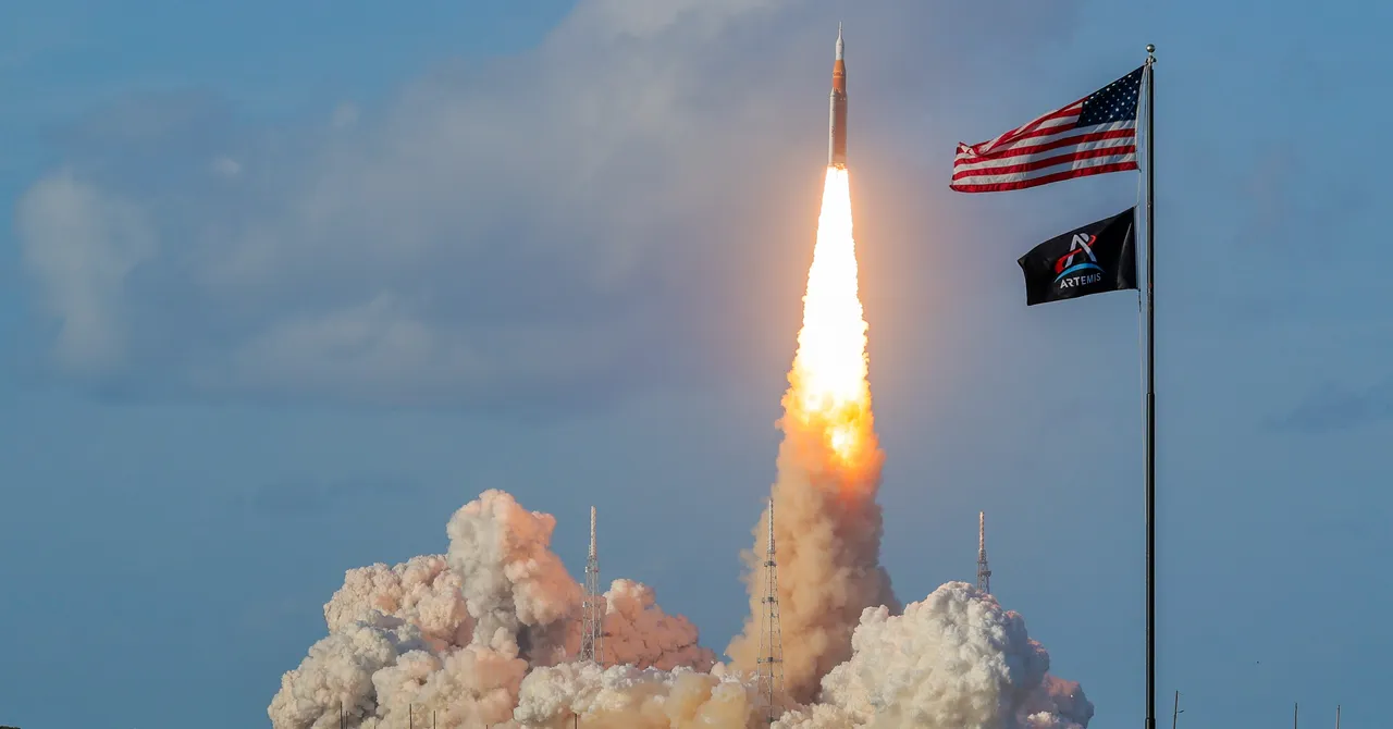 The Trajectory of the Artemis II Moon Mission Is a Feat of Engineering