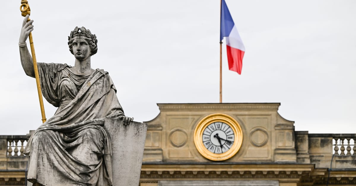 Feuding French Socialists leave presidential prospects in disarray – POLITICO