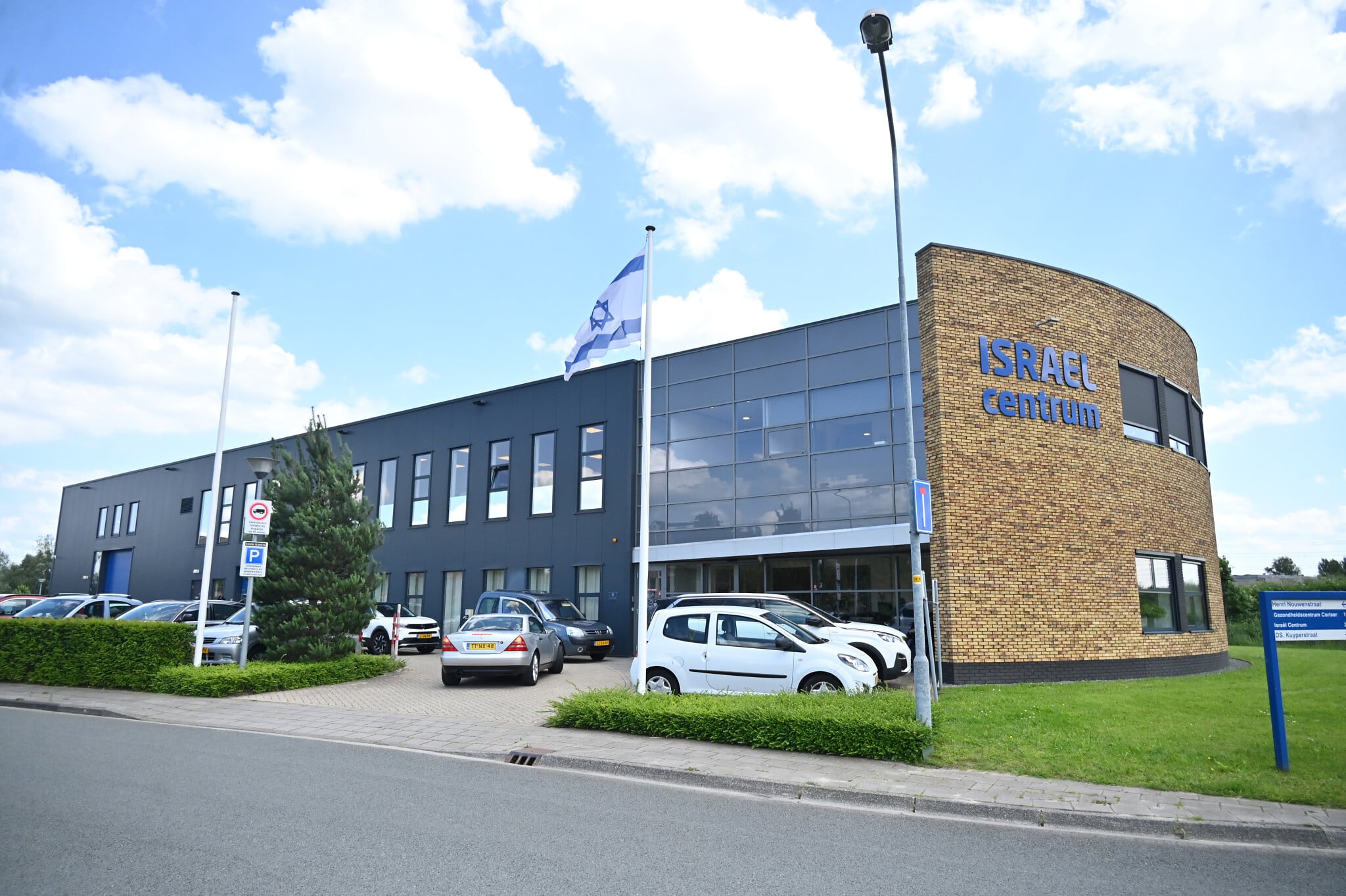 Explosion hits Christian pro-Israel center in the Netherlands