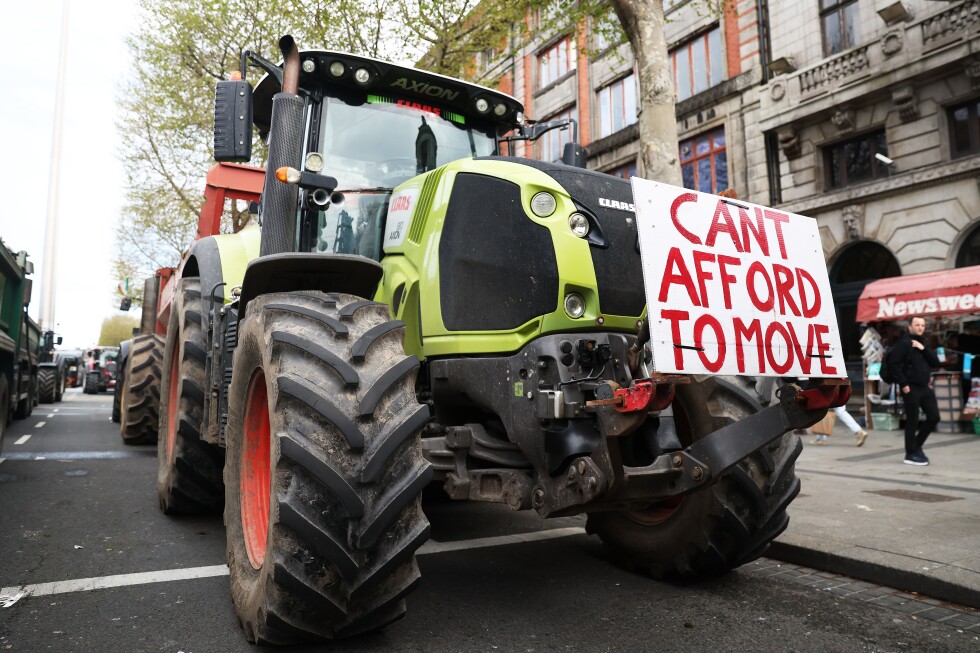 Fuel protesters removed from center of Dublin but other demonstrations continue