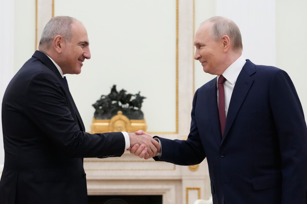 Putin warns Armenia it can’t be in both the EU and the Eurasian Economic Union