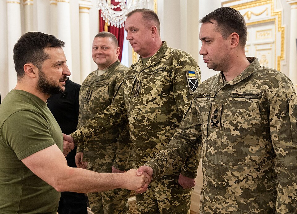 Ukraine’s Zelensky Pressures UK Ambassador Zaluzhny To Abandon Presidential Bid